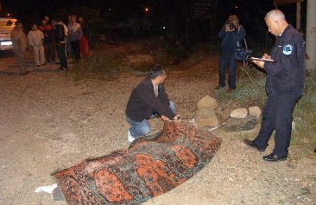 Çarptığı Kişiyle İlgilenmek Yerine Düşen Plakasını Alıp Kaçtı