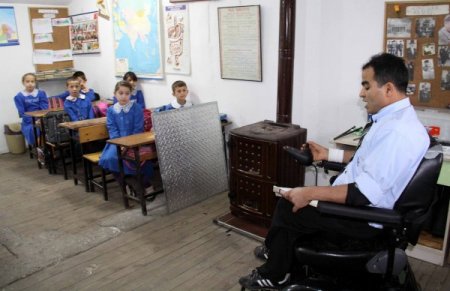 Çarşamba'da 'bal gibi' bir engelli öğretmen