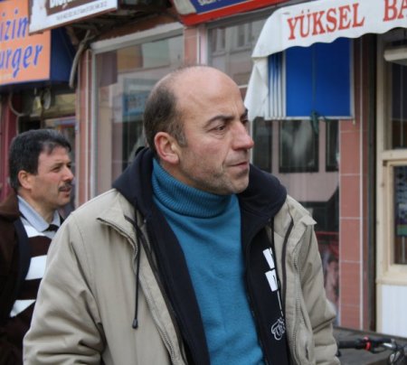 Çarşıbaşı'nda Halı Deposu Yandı