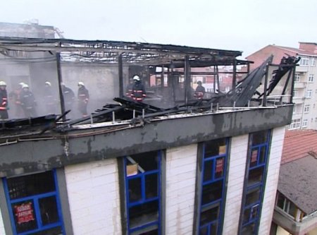 Çatı Katındaki Restoran Alev Alev Yandı