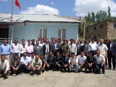 Çatışmada Şehit Olan Asker İle Ölen Teröristin Annesinden Anlamlı Mesaj: Yeter Artık Kan Akmasın