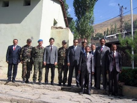 Çatışmada Şehit Olan Asker İle Ölen Teröristin Annesinden Anlamlı Mesaj: Yeter Artık Kan Akmasın