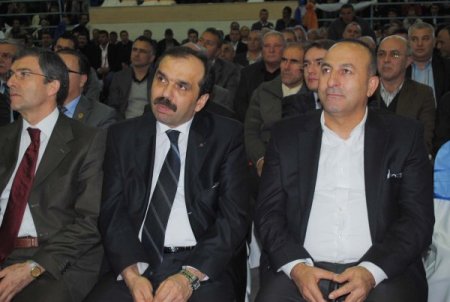 Çavuşoğlu: Referandumla Siyasetin Üzerindeki Prangalar Kırıldı