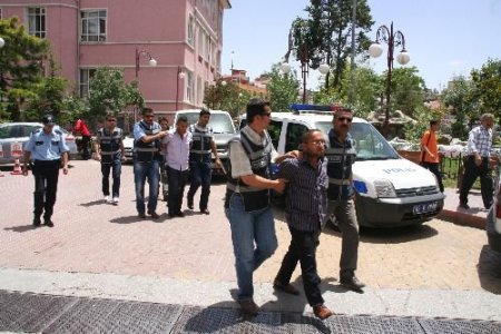 Çay Bahçesinde Silahla Vurularak Öldürüldü