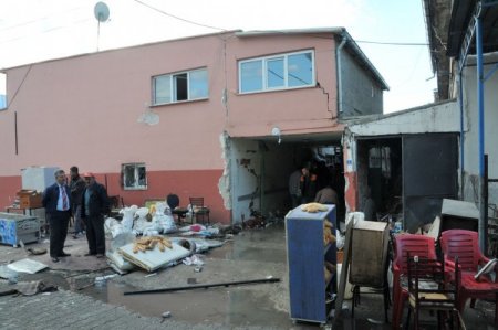 Çay ocağında tüp patladı, bir kişi yaralandı