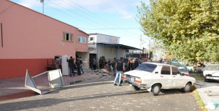 Çay ocağında tüp patladı, bir kişi yaralandı