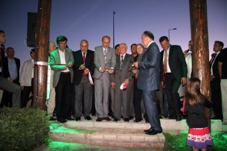Çayda Çıra Kavşak Parkı'na eski başkanlarından Şükrü Kacar’ın ismi verildi