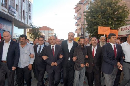 Çayırova'da artan terör olayları protesto edildi