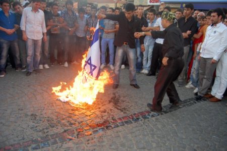 Çayırova'da artan terör olayları protesto edildi