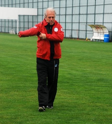 Çaykur Rizespor Mustafa Denizli ile şaha kalktı
