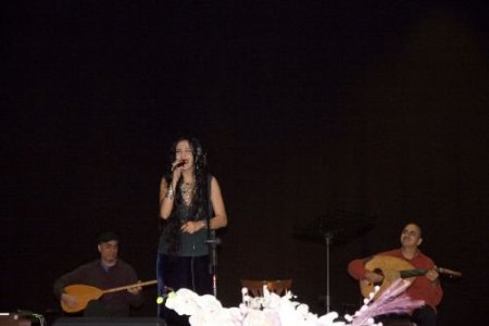 Caz Sanatçısı Azam Ali Diyarbakır'da Hayranlarıyla Buluştu