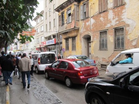 Çekici arıza yapınca trafik kilitlendi