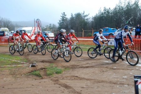 Çekmeköy’de Kış Duatlonu nefesleri kesti