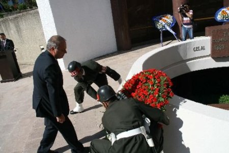 Celal Bayar, Mezarı Başında Anıldı