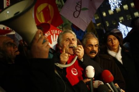 Çelebi, Tekel İşçilerine Destek Vermeyen Sendikaları Eleştirdi