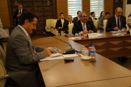 Çelik, siyasi parti ve sendika temsilcileriyle taşeronluk sistemini görüştü