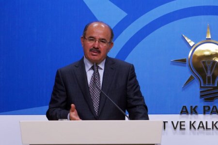 Çelik: Cumhurbaşkanı referandumun maliyetini göz önünde bulunduracaktır