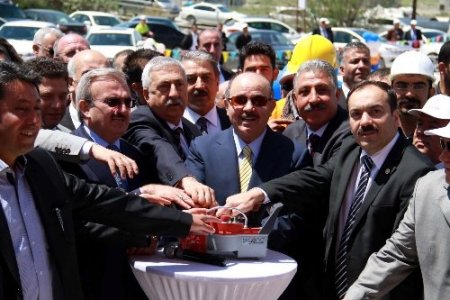 Çelik: Kan üzerinden siyasi hesap içinde olanları bu millet de Allah da affetmez