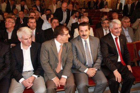 Çelik: Türkiye, ekonomide gazı, vitesi ve freni iyi ayarladı