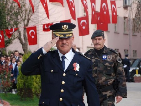 Çelikbilek, Meslektaşlarını Son Yolculuklarında Yalnız Bırakmadı