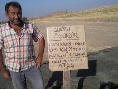 Çeltiğini kaldırdı, öşrünü hesaplayıp hangi kurumun ne alacağını yazdı