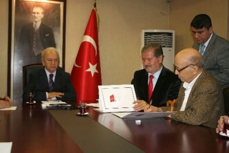 Cem Garipoğlu'nun Dedesi Ceyhan'a Kız Yurdu Yaptıracak