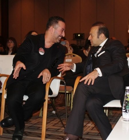 Cem Yılmaz'dan 'baba' espriler