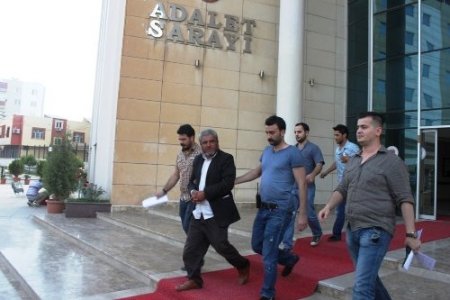 Cemaatin parasını çalan şahsı linçten polis kurtardı