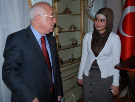 Cemil Çiçek, BM gençlik teşkilatına seçilen hemşerisini tebrik etti