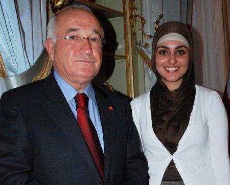 Cemil Çiçek, BM gençlik teşkilatına seçilen hemşerisini tebrik etti