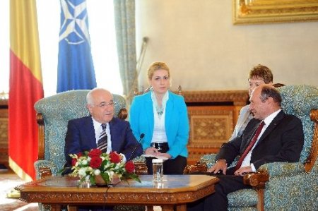 Cemil Çiçek, Romanya Cumhurbaşkanı Traian Basescu ile görüştü