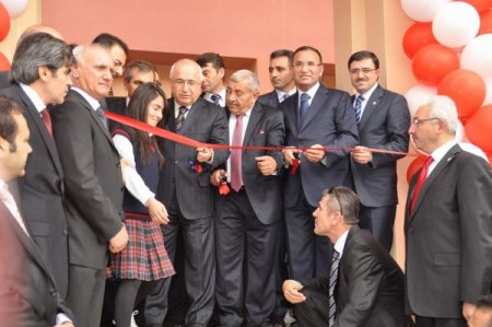 Cemil Çiçek: Bir siyasetçi bulup, bir yere kapağı atma dönemi geride kaldı