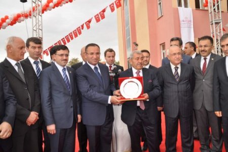 Cemil Çiçek: Bir siyasetçi bulup, bir yere kapağı atma dönemi geride kaldı