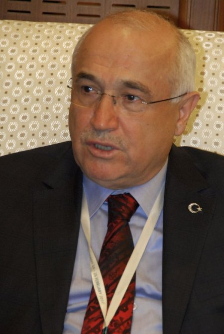 Cemil Çiçek: Dünyada Medeniyetler Değil Barbarlıklar Arasında Çatışma Var