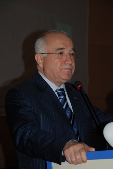 Cemil Çiçek: Muhtıra Ve Baskılara Rağmen Ayaktayız, Çünkü Gücümüzü Milletten Alıyoruz