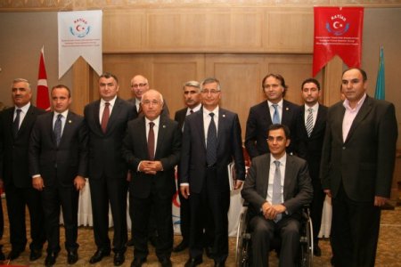 Cemil Çiçek Türk işadamlarını uyardı