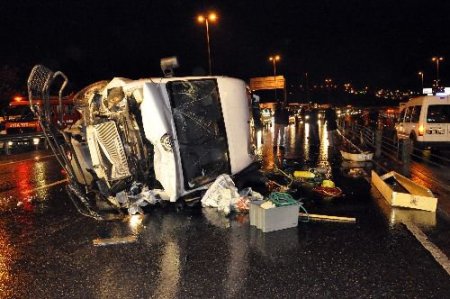 Cenaze Aracı Kaza Yaptı, Sürücü Öldü