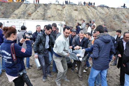 Cenaze taşıyan midibüs uçuruma yuvarlandı: 5 ölü, 29 yaralı