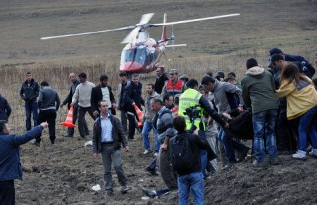 Cenaze taşıyan midibüs uçuruma yuvarlandı: 5 ölü, 29 yaralı