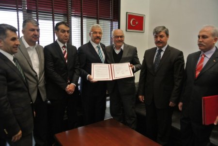 Cerah: Hayırseverleri sırtımızda taşırız'