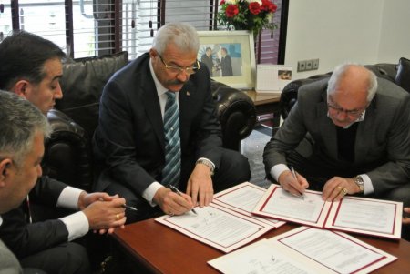 Cerah: Hayırseverleri sırtımızda taşırız'