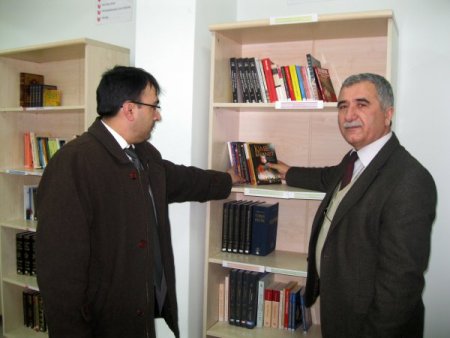 Çesder’den Anadolu Lisesi'ne Kitap Desteği