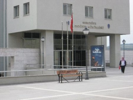 Çeşitli Suçlardan Yakalanan 5 Kişiden 4'ü Tutuklandı