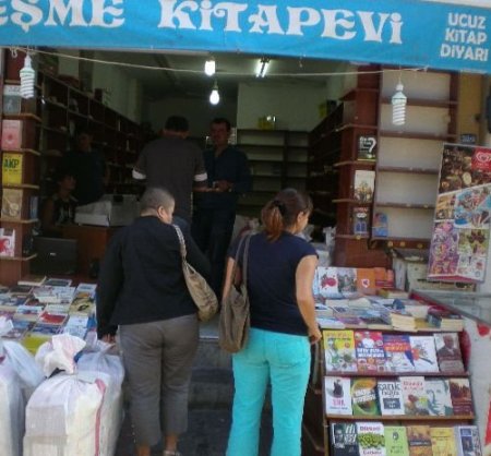Çeşme'de 12 Bin 470 Korsan Kitap Ele Geçirildi