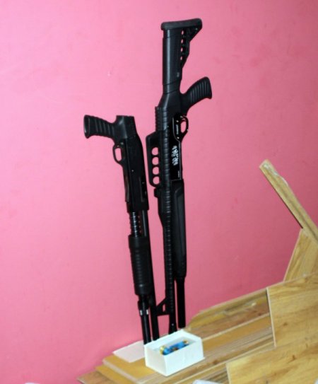 Çete üyeleri, haraç tahsil edemediği vatandaşın ineğine el koymuş