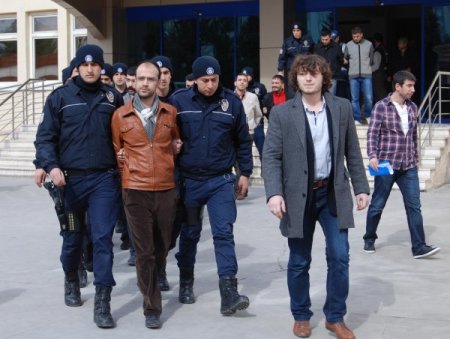 Çete üyeleri, haraç tahsil edemediği vatandaşın ineğine el koymuş