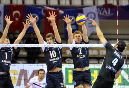 CEV’den sonra Teledünya Türkiye Kupası’nı da Halbank'ın