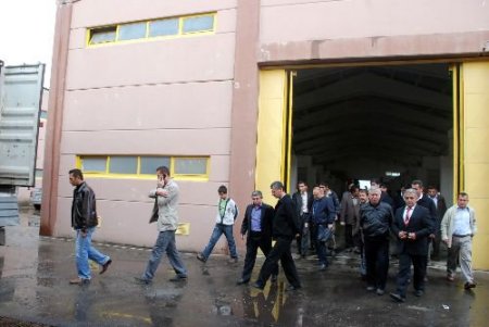 Çevre Kirliliği Oluşturan Atık Lastikler Muş'ta Karbon Siyahına Dönüştürülecek