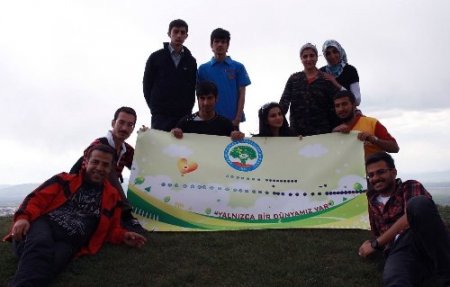 Çevreci gençler tabyaları temizledi