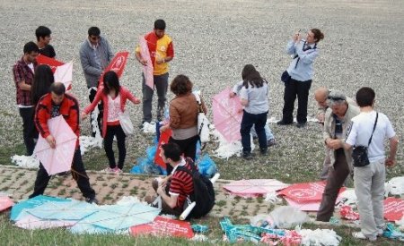 Çevreci gençler tabyaları temizledi